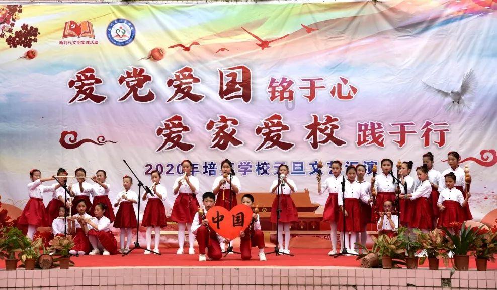 我用欢笑掩盖忧伤,记忆力依旧是年少时的模样
